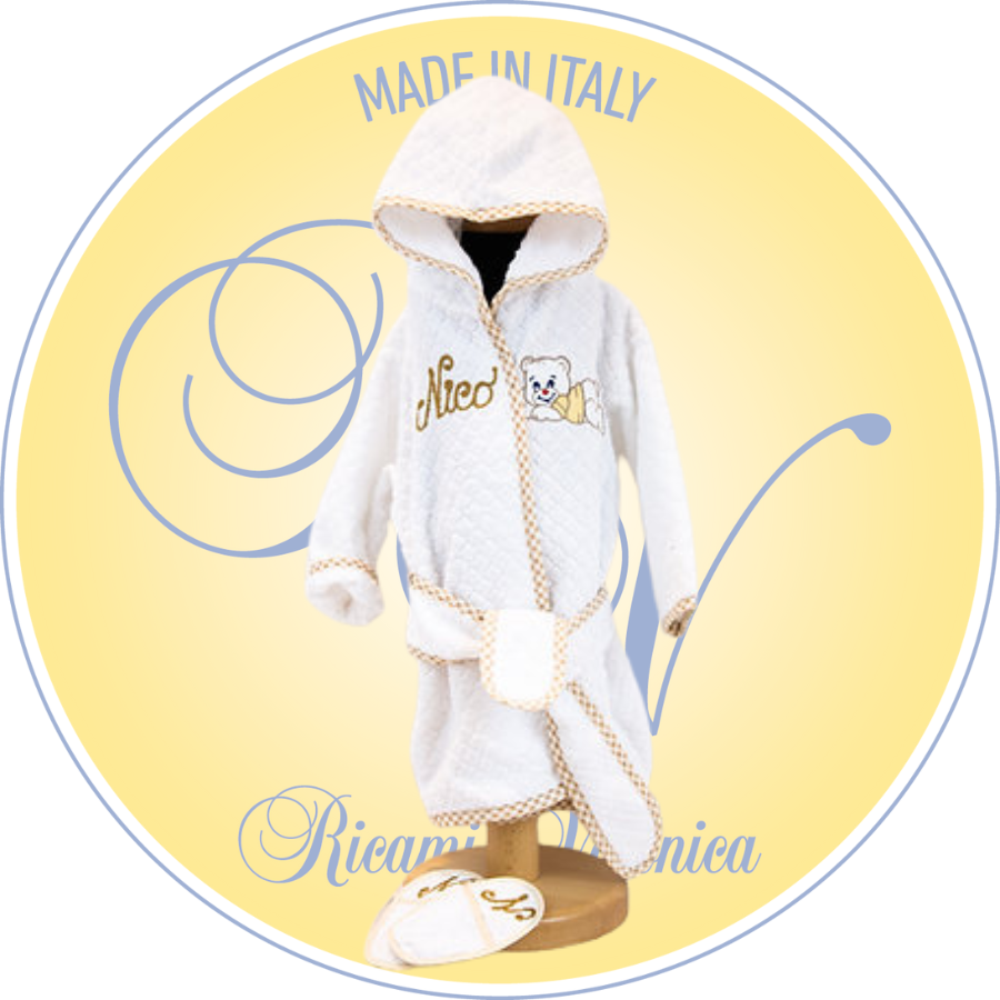 Accappatoio Pippo indossato da un bambino, Ricami Veronica